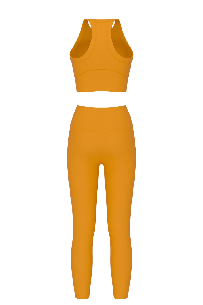 WARCRY® Fitness Set Orange - Sports bra and leggings set, crafted from premium materials for optimal elasticity and superior comfort.