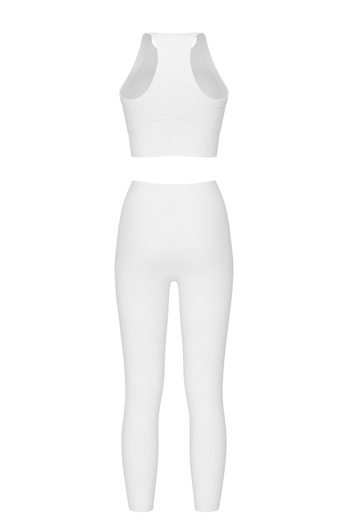 WARCRY® Fitness Set White - Sports bra and leggings set, crafted from premium materials for optimal elasticity and superior comfort.