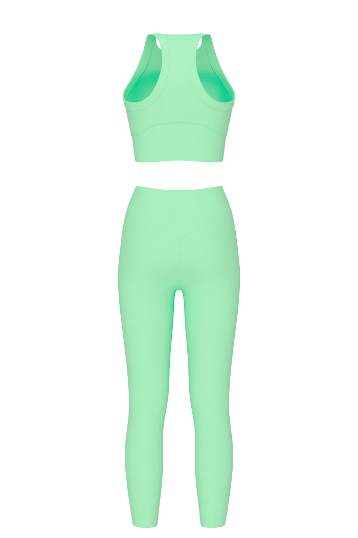 WARCRY® Fitness Set Green - Sports bra and leggings set, crafted from premium materials for optimal elasticity and superior comfort.